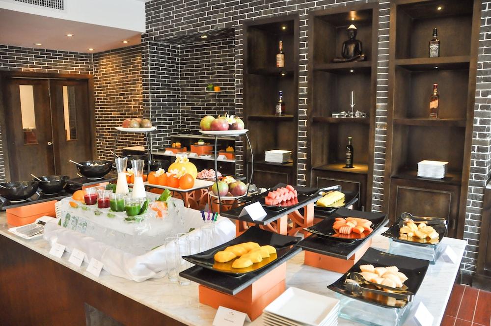 The Privilege Floor By Lotus Blanc Siem Reap Bagian luar foto