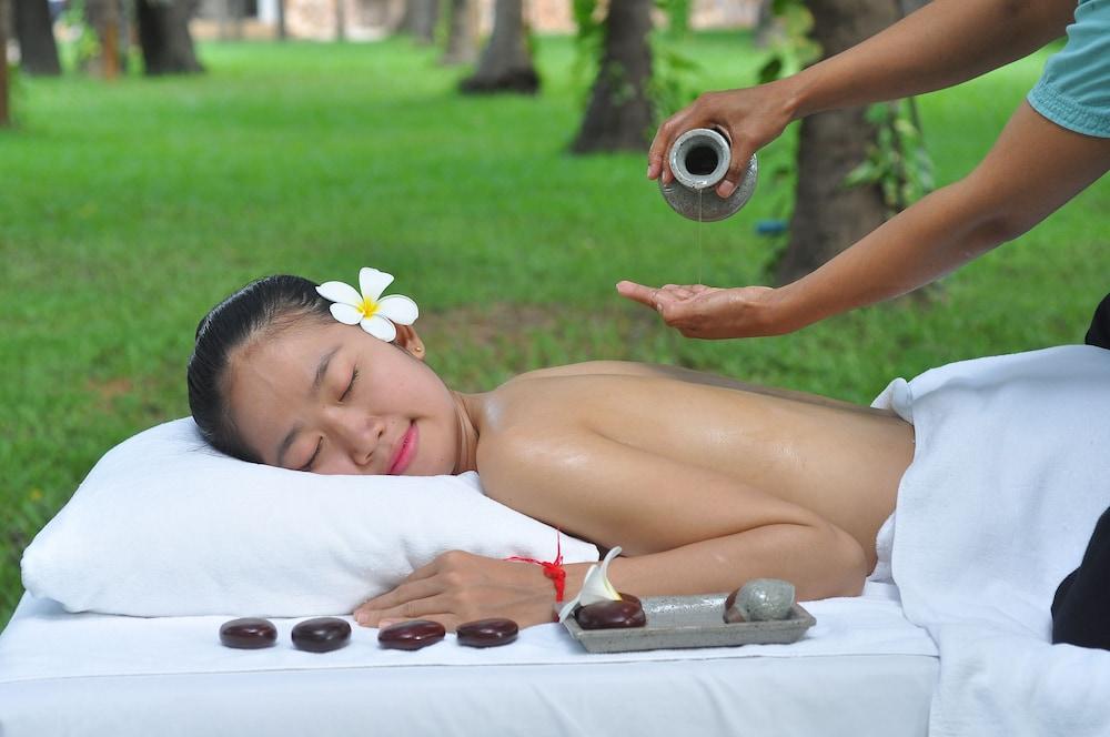The Privilege Floor By Lotus Blanc Siem Reap Bagian luar foto