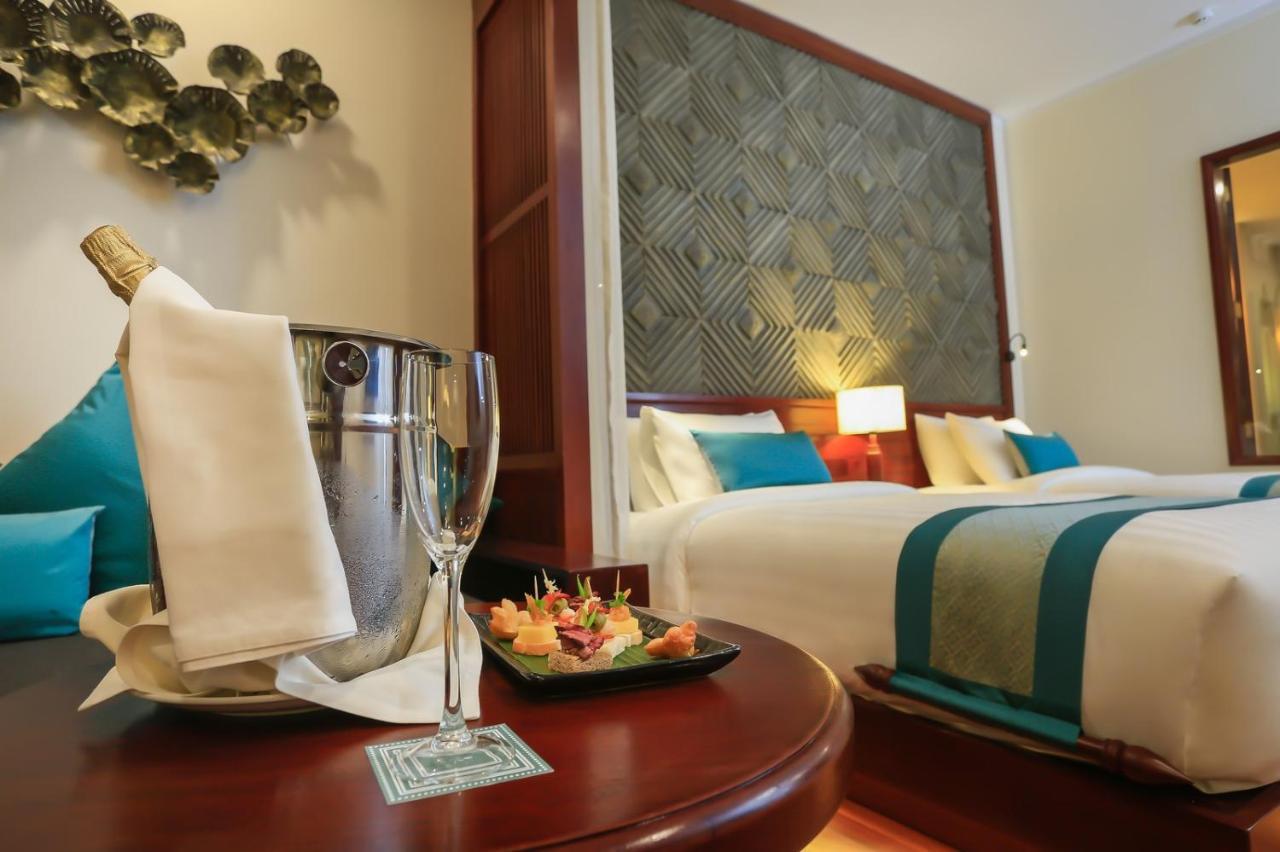 The Privilege Floor By Lotus Blanc Siem Reap Bagian luar foto