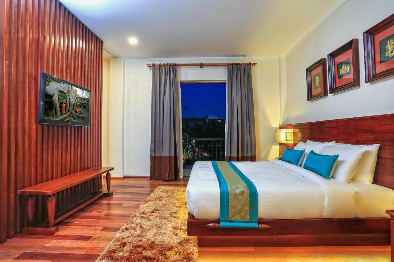 The Privilege Floor By Lotus Blanc Siem Reap Bagian luar foto