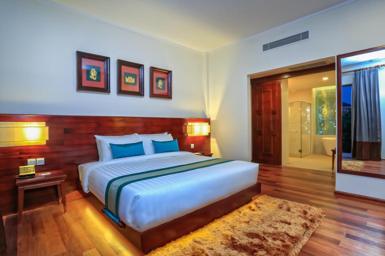 The Privilege Floor By Lotus Blanc Siem Reap Bagian luar foto