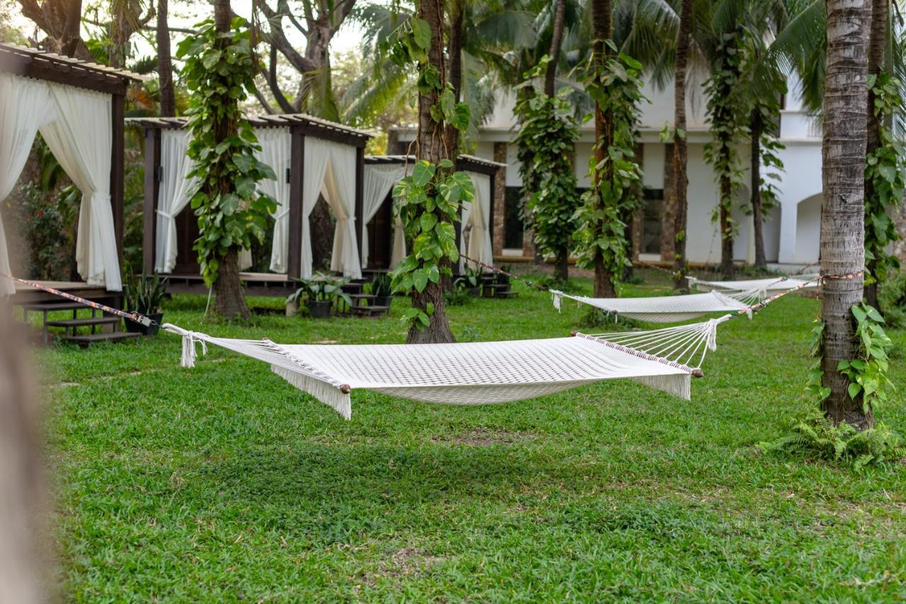 The Privilege Floor By Lotus Blanc Siem Reap Bagian luar foto