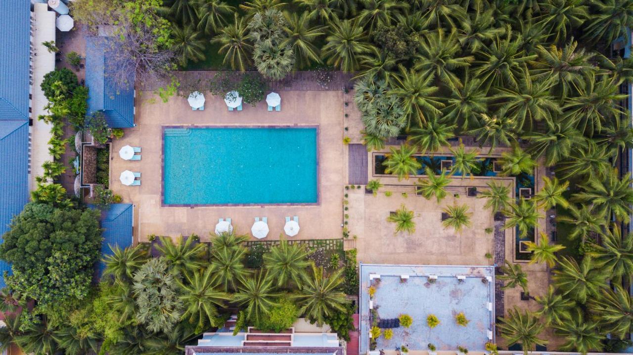 The Privilege Floor By Lotus Blanc Siem Reap Bagian luar foto