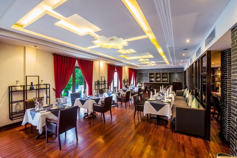 The Privilege Floor By Lotus Blanc Siem Reap Bagian luar foto