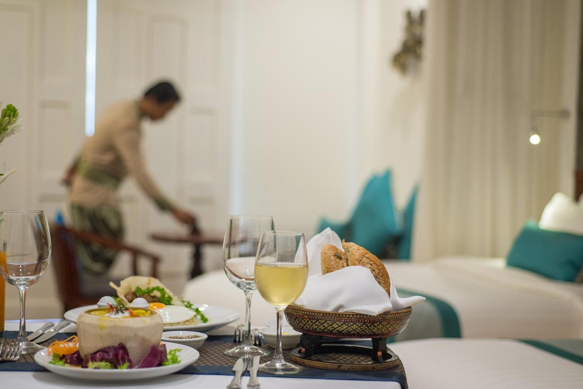 The Privilege Floor By Lotus Blanc Siem Reap Bagian luar foto