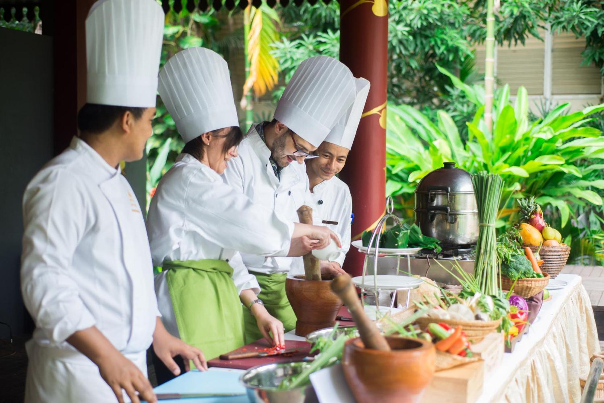 The Privilege Floor By Lotus Blanc Siem Reap Bagian luar foto