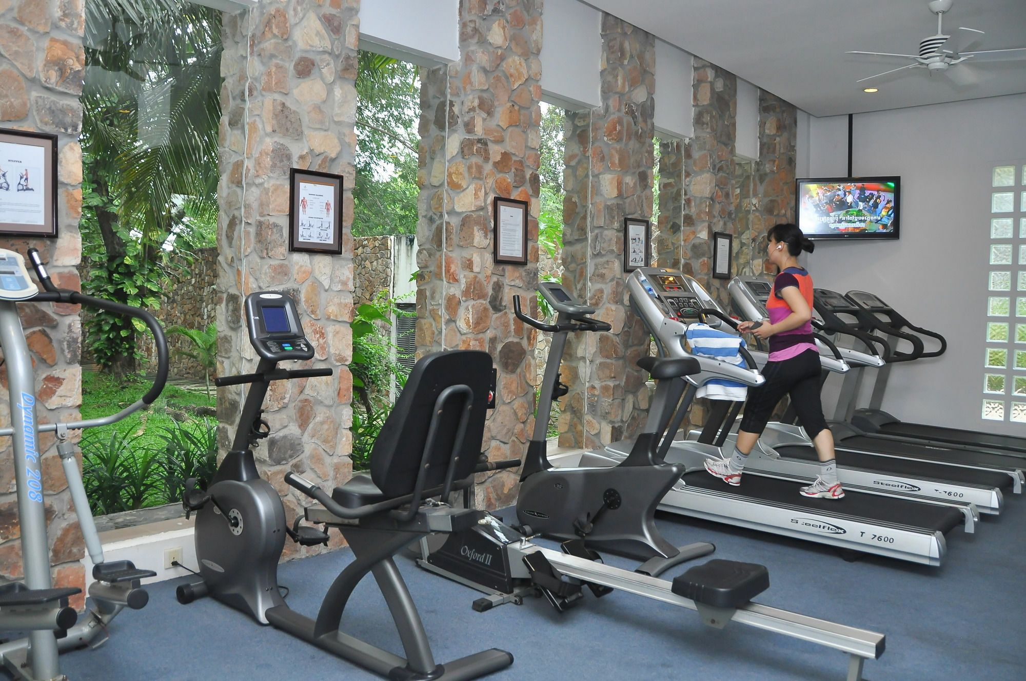The Privilege Floor By Lotus Blanc Siem Reap Bagian luar foto